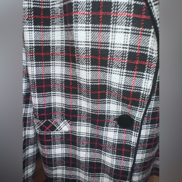 🔥🔥Vintage plaid blazer with velvet button and trimming - Picture 2 of 5
